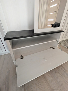 Riidekapp-peegel (3 foto / 5)