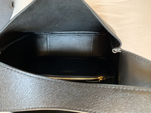Saint Laurent nahast Le 5 à 7 Supple small käekott (6 foto / 6)