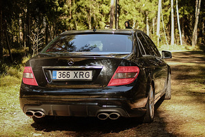 Mercedes Benz w204 220d c63 AMG look (2 foto / 13)