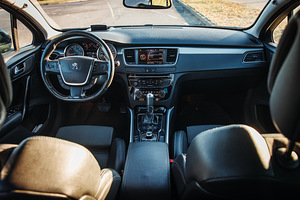 Peugeot 508 GT 2.2 150kW (13 foto / 15)