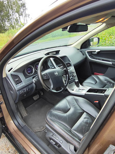 Продается Volvo XC60, 2009, 2.4 (3 фото из 10)