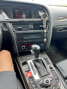 Audi a4 s-line 3.0 208kw 2010 (10 foto / 15)