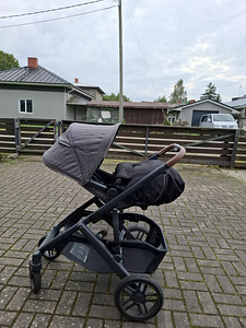 Komplekt kahest jalutuskärust ja turvatoolist (8 foto / 8)