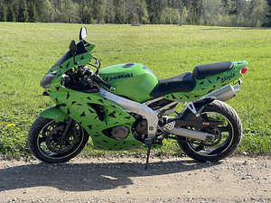 Продается Kawasaki zx-6r (4 фото из 7)