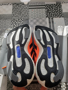 Продам кроссовки Adidas SOLARGLIDE 6 (3 фото из 7)