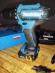 Аку-дрель Makita DF333D+аку 2.0 ч.+ зарядка, всё новое. (1 фото из 6)