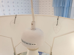SUURE IKEA TEKSTIILIST VARJUGA MAGAMISTOA LAELAMP Ø45cm (3 foto / 6)