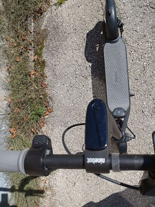 Segway Ninebot Kickscooter F25E (6 foto / 10)