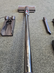 Dyson V15 Detect Absolute – juhtmeta tolmuimeja (7 foto / 7)