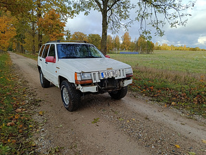 Müüa Jeep Grand Cherokee kellegile kas varuosadeks või metsa (2 foto / 7)