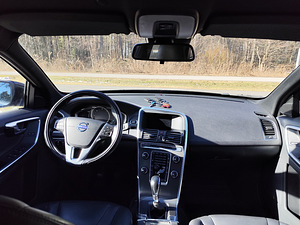 Volvo XC60 2014 (6 foto / 6)