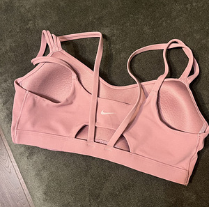 Nike spordirinnahoidja, size L (5 foto / 5)