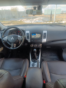 Mitsubishi outlander 2011 (7 foto / 11)