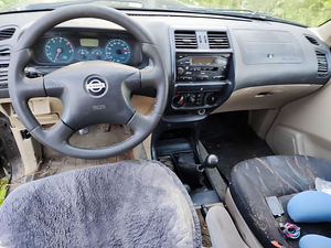 Nissan Terrano II 2001 (4 foto / 5)