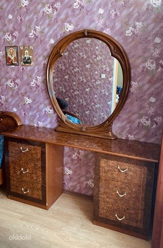 Туалетный столик с зеркалом (фото #1)