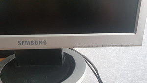 Samsung lcd 19" (3 фото из 4)
