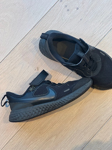 Lastel Nike tossud, suurus 28 (1 foto / 3)