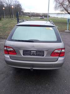 Mercedes Benz E220 CDI (8 foto / 8)