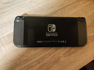 Nindendo switch (MUST) kasutatud. (1 foto / 4)