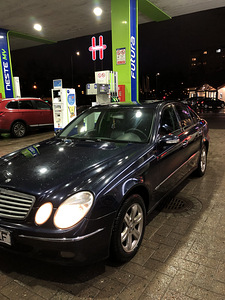 Mercedes-Benz E 320 CDI (4 foto / 10)