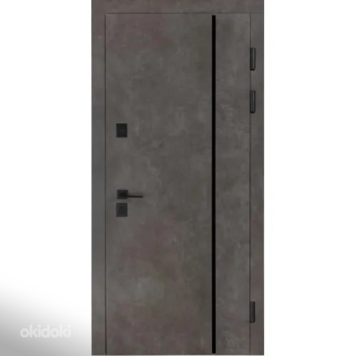 Металлическая дверь для квартиры модель Ultra 546/607 с зеркалом