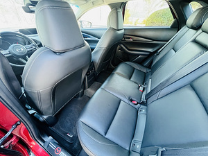Mazda CX-30 (10 լուսանկար / 13)