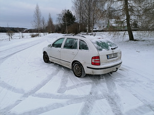 Skoda fabia 1.4TDI 59kw 2007 (6 foto / 6)