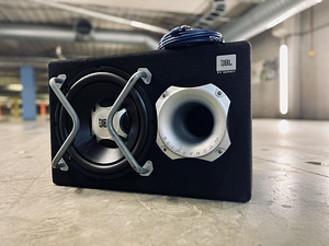 JBL 450w aktiivsubwoofer + kaablikomplekt (1 foto / 3)