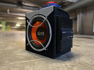 Gas 600w kompaktne subwoofer + Soundwave võim + kaabeldus (1 foto / 2)