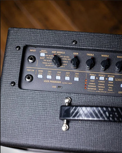 Комбик/ гитарный усилитель VOX Valvetronix (4 фото из 7)