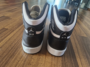 Müüa Nike Air Jordan s42 stm 27cm (2 foto / 3)