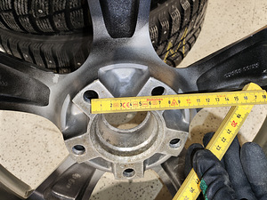Диски. 235/50 R18; 5x120 ; ET36 ; DIA73.8 (9 фото из 9)