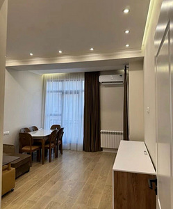 Տրվում է 2-սենյականոց բնակարան Կենտրոնում, Արշակունյաց պող.