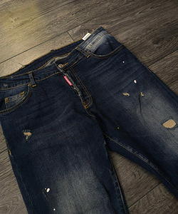 Jeans dsqared2 (1 foto / 4)