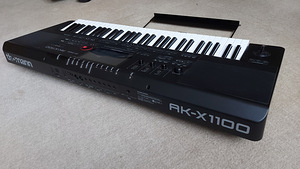 Синтезатор AK-X1100 Thomann (2 фото из 2)
