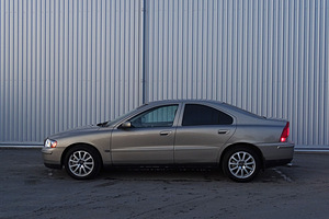 Volvo S60 2.5T AWD 2005 aasta mudel (6 foto / 14)