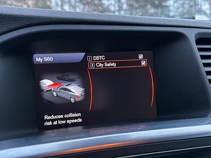 Volvo S60 (10 фото из 14)