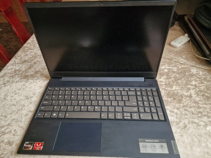 Ноутбук Lenovo (2 фото из 5)