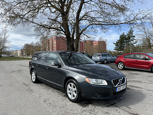 Volvo V70 2.4 129 KW D5 (1 foto / 15)