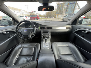 Volvo V70 2.4 129 KW D5 (11 foto / 15)