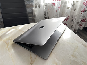 Apple Macbook Pro M1 (13-inch, 2020) 256GB/8GB (2 foto / 5)