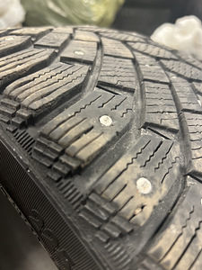 CONTINENTAL ContiIceContact 225/45 R18 naastrehvide kmpl. (4 foto / 9)
