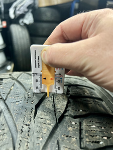 NOKIAN Hakkapeliitta R2 SUV 235/55 R19 lamell (2 foto / 8)