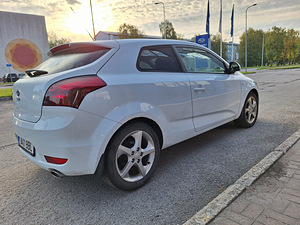 KIA CEED COUPE (3 фото из 8)