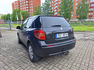 Suzuki SX4 автомат (3 фото из 6)