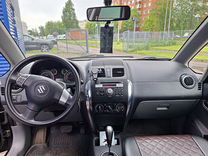 Suzuki SX4 автомат (6 фото из 6)