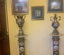 Երկու վինտաժային ծաղկամաններ հենակներով