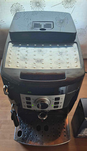 DeLonghi Magnifica S Täisautomaatne Espressomasin 1,8 l (2 foto / 3)