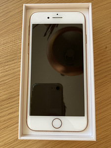 iPhone 8 64 ГБ (6 фото из 7)
