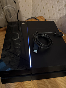 PlayStation 4 (2 фото из 4)